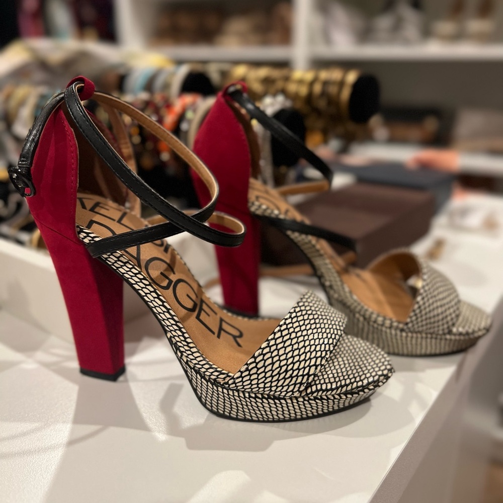 KELSI DAGGER (6) Chunky Heels